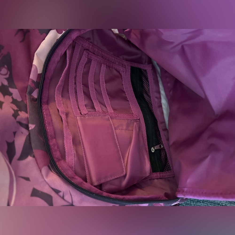 Backpack - Picture 3 of 4